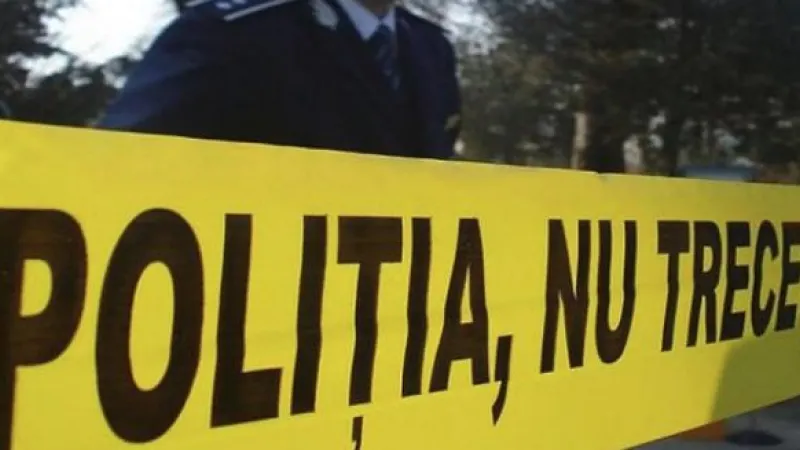 Crima din Capitală. Surse: victima striga după ajutor, polițiștii nu au putut să spargă ușa