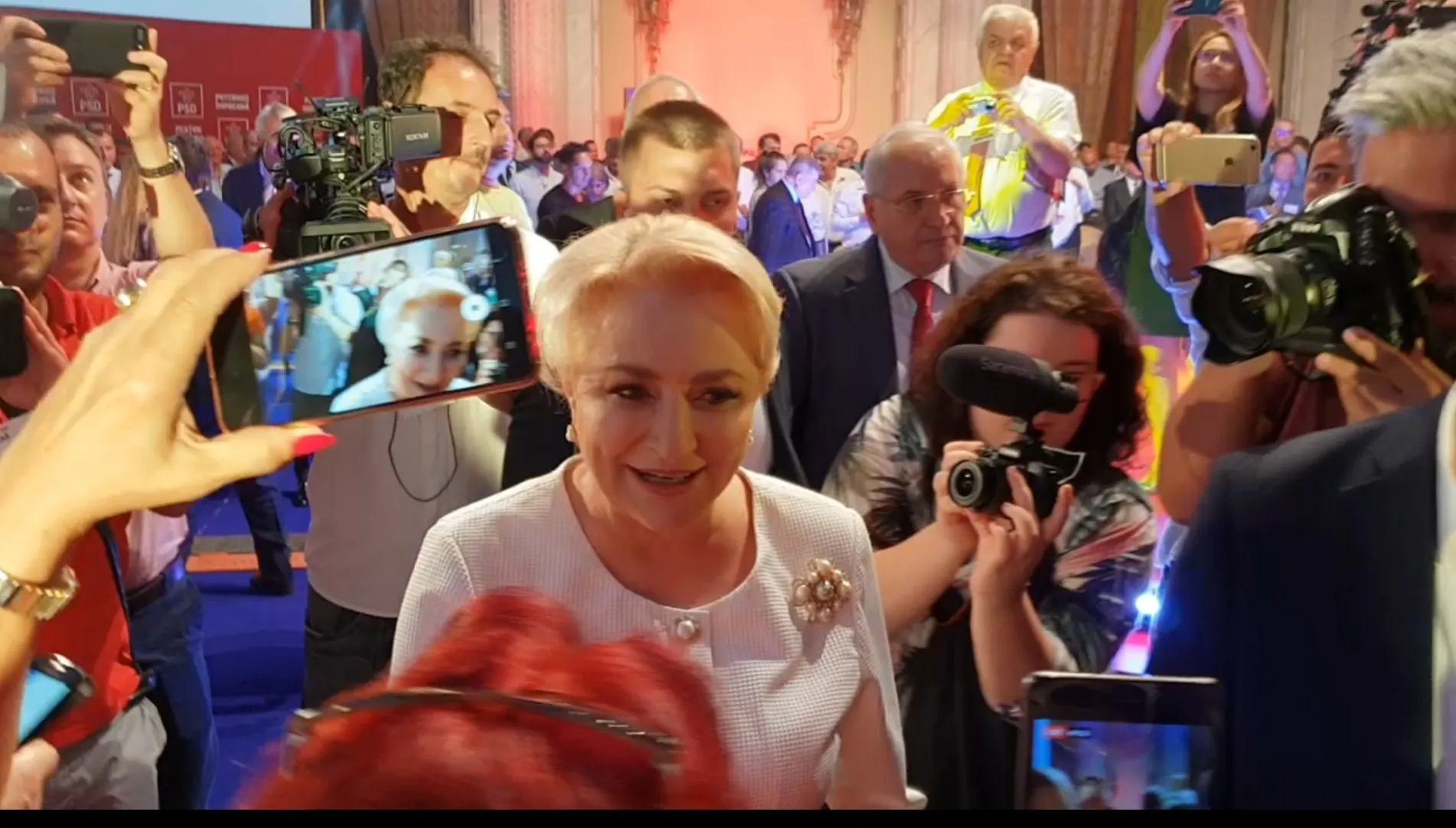 În plină criză guvernamentală, Dăncilă își reia turneul electoral în țară