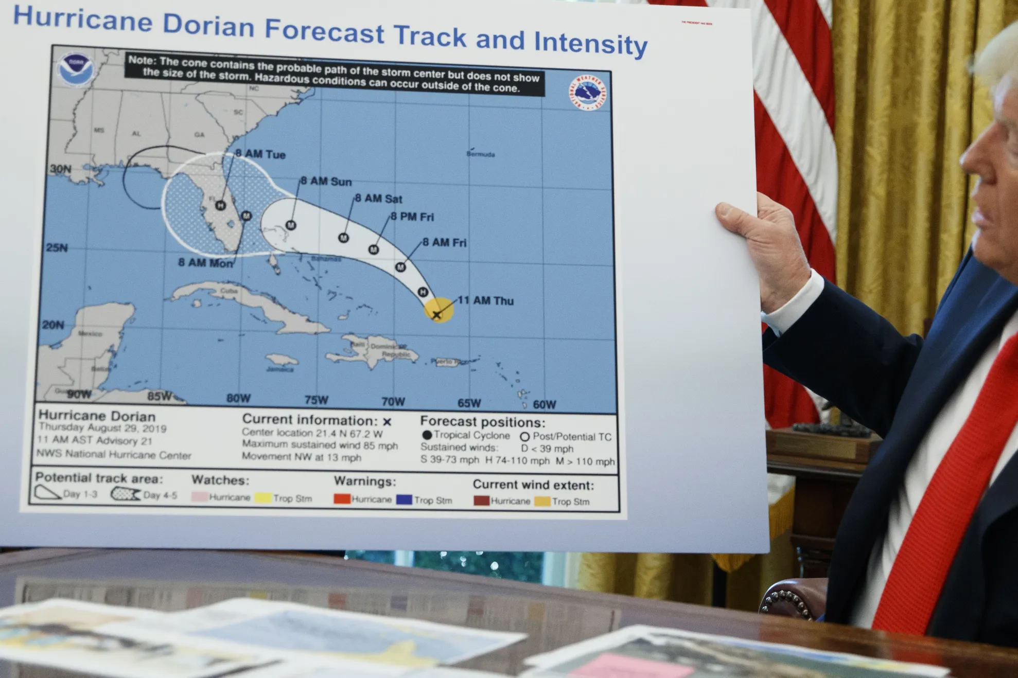 Uraganul Dorian și Alabama. O minciună insistentă a lui Trump i-a scandalizat pe meteorologi