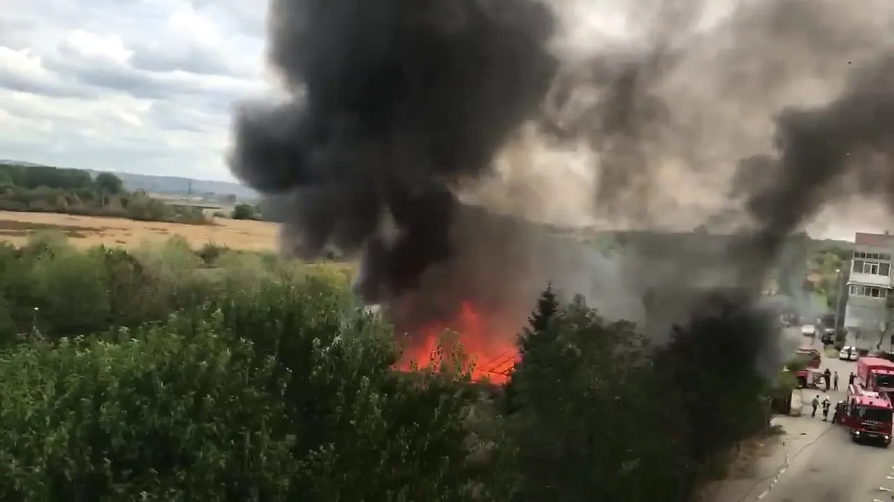 Incendiu puternic în orașul Pitești ALERTĂ