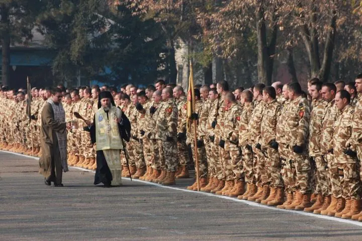 În ce mai au încredere românii? Tot în Armată și Biserică!