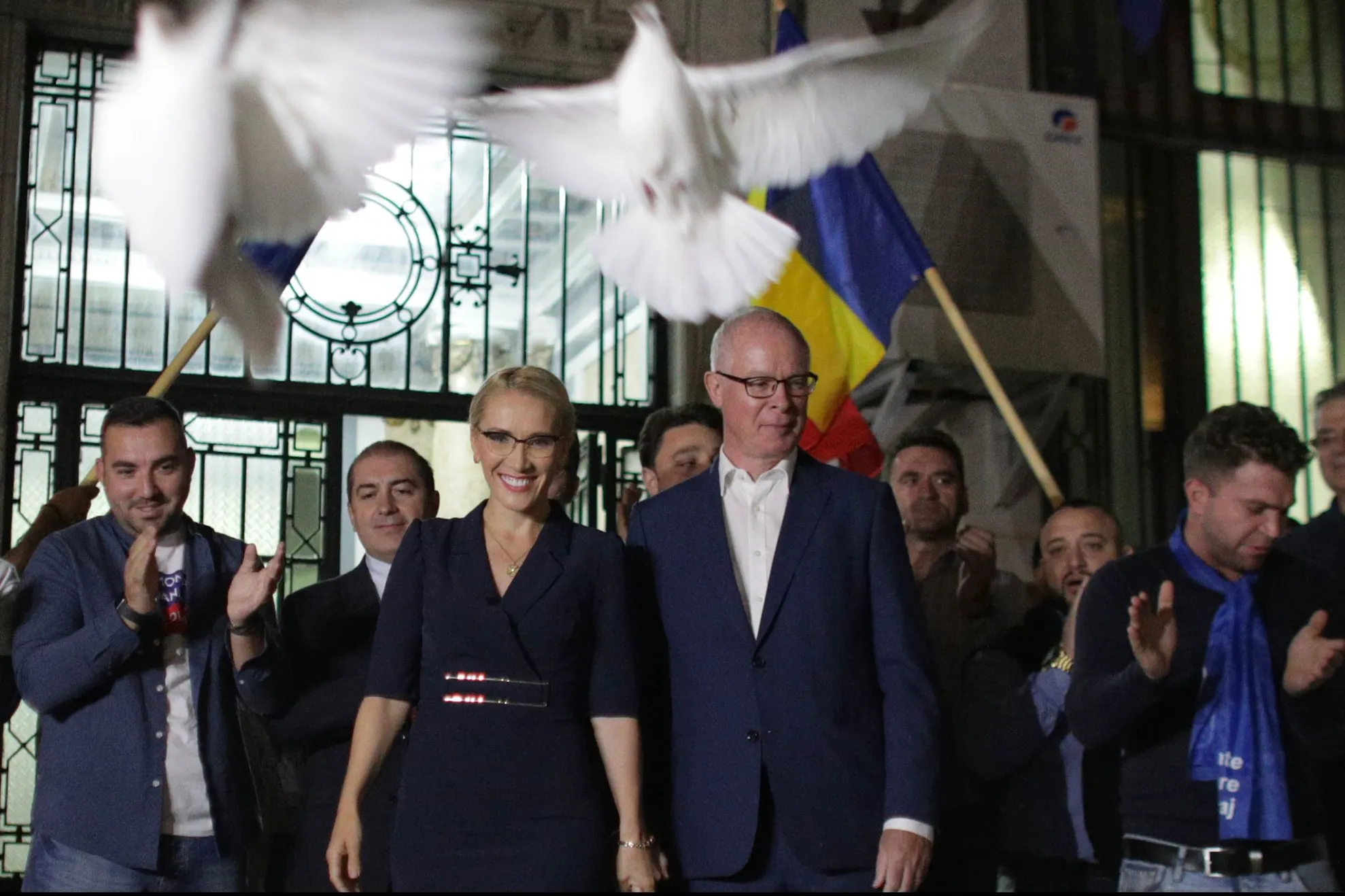 Ramona-Ioana Bruynseels, la prezidențiale printre porumbei albi. Ce a spus de Klaus Iohannis 