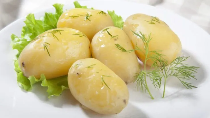 Dieta rapidă cu cartofi fierţi. Cum să slăbeşti 5 kg în patru zile