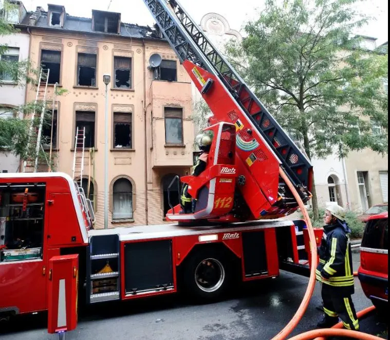 Bloc cu 19 români, în flăcări în Germania. Cel puțin doi morți