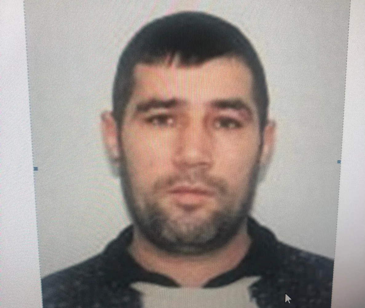 Un deținut condamnat pentru omor a evadat, în Vrancea