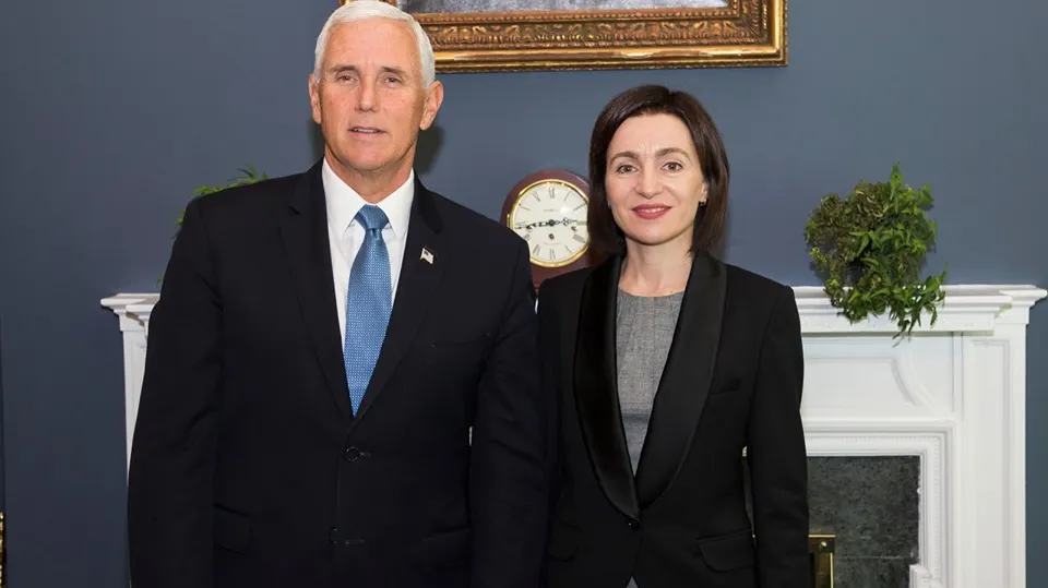 Maia Sandu s-a întâlnit cu Mike Pence. SUA susțin reforma anticorupție din R. Moldova
