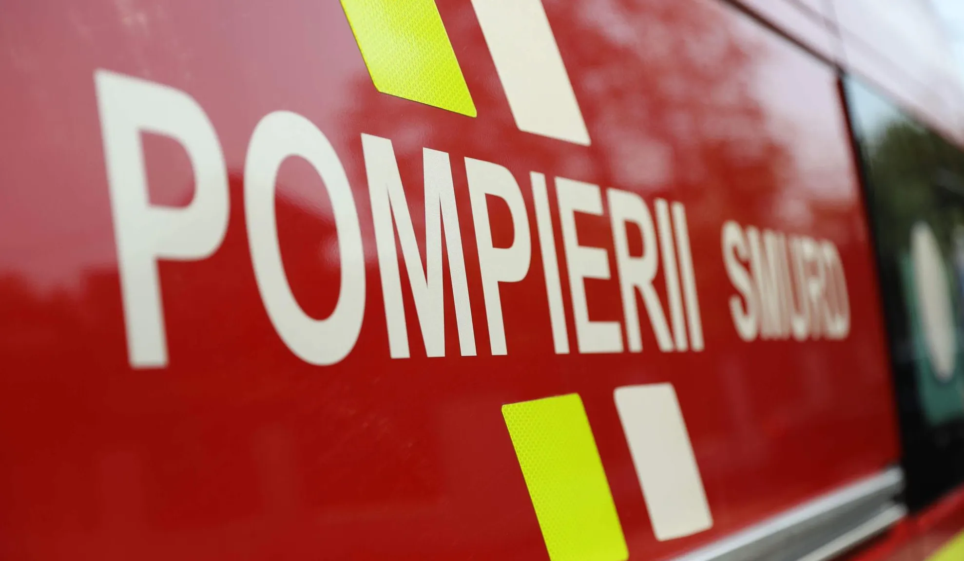 La un pas de tragedie! Un microbuz a ars ca o torţă, într-o benzinărie din Galaţi 