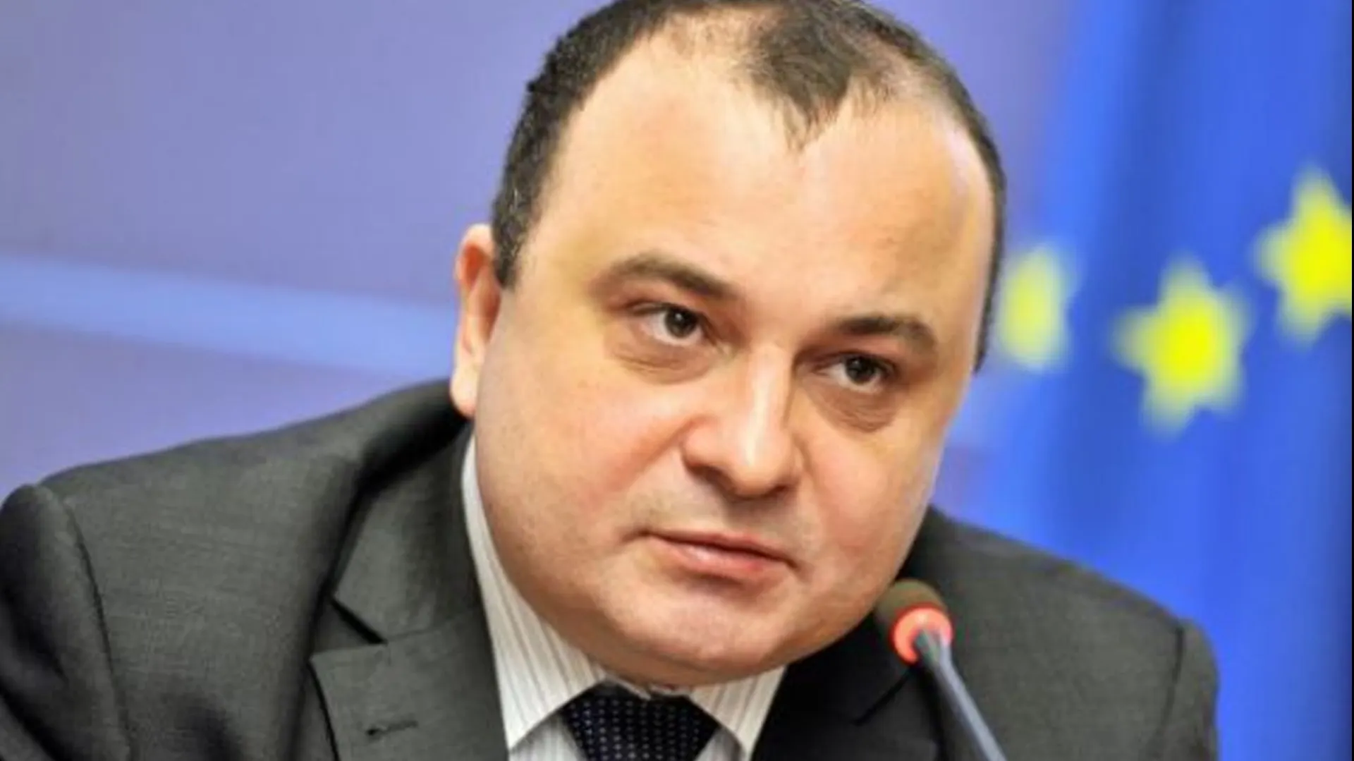 Avertisment pentru Dăncilă: "Menține la putere o ficțiune. Guvernul cu două culori nu mai există"