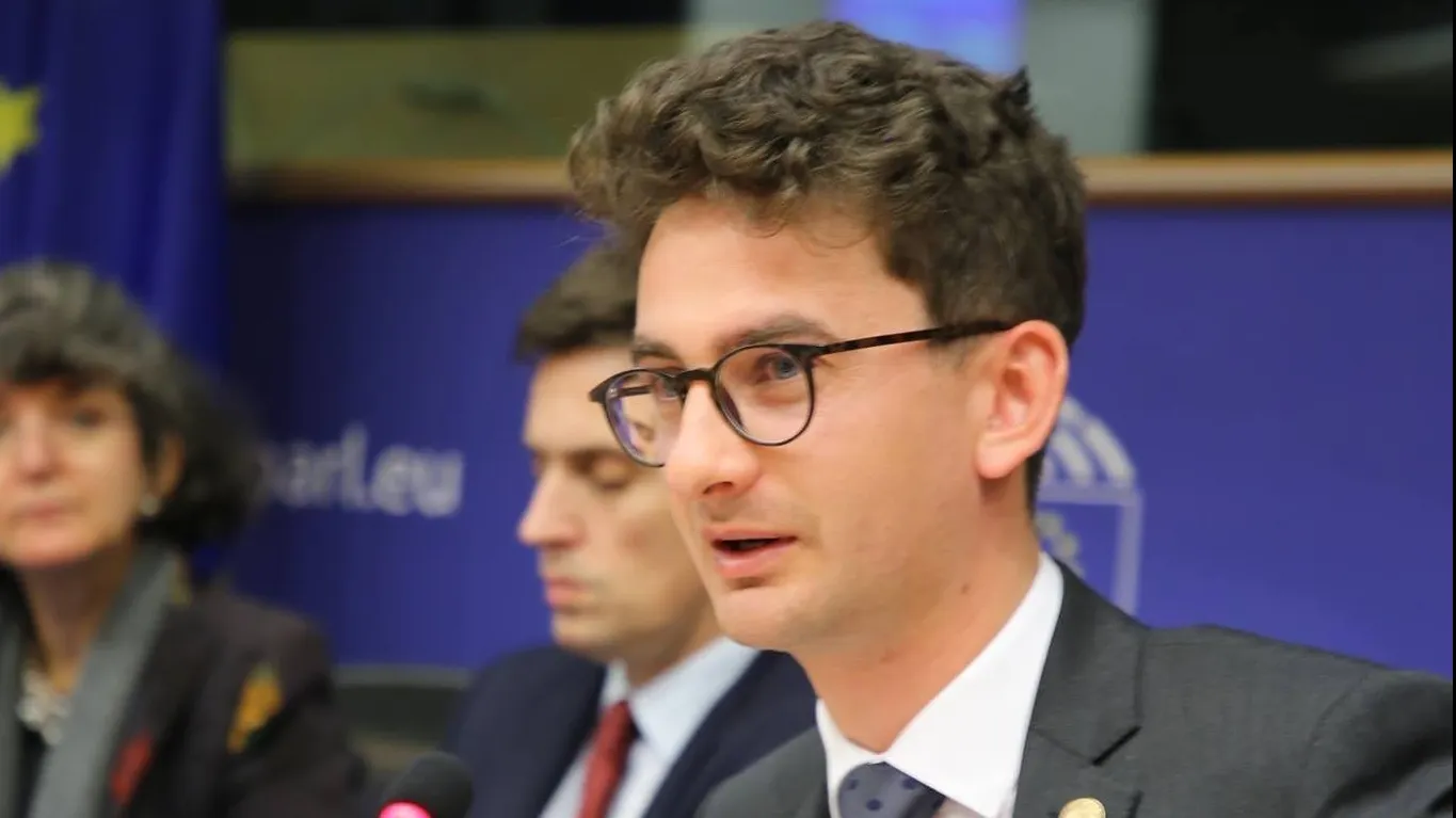 USR vrea audierea în Parlament a candidatului propus pentru funcția de comisar european