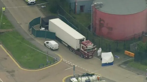 Descoperire terifiantă în Regatul Unit: 39 de cadavre într-un camion. Cine sunt victimele?