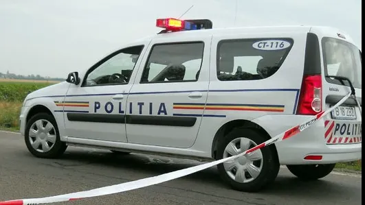Tânără în comă, după ce motocicleta i-a fost făcută zob de o maşină