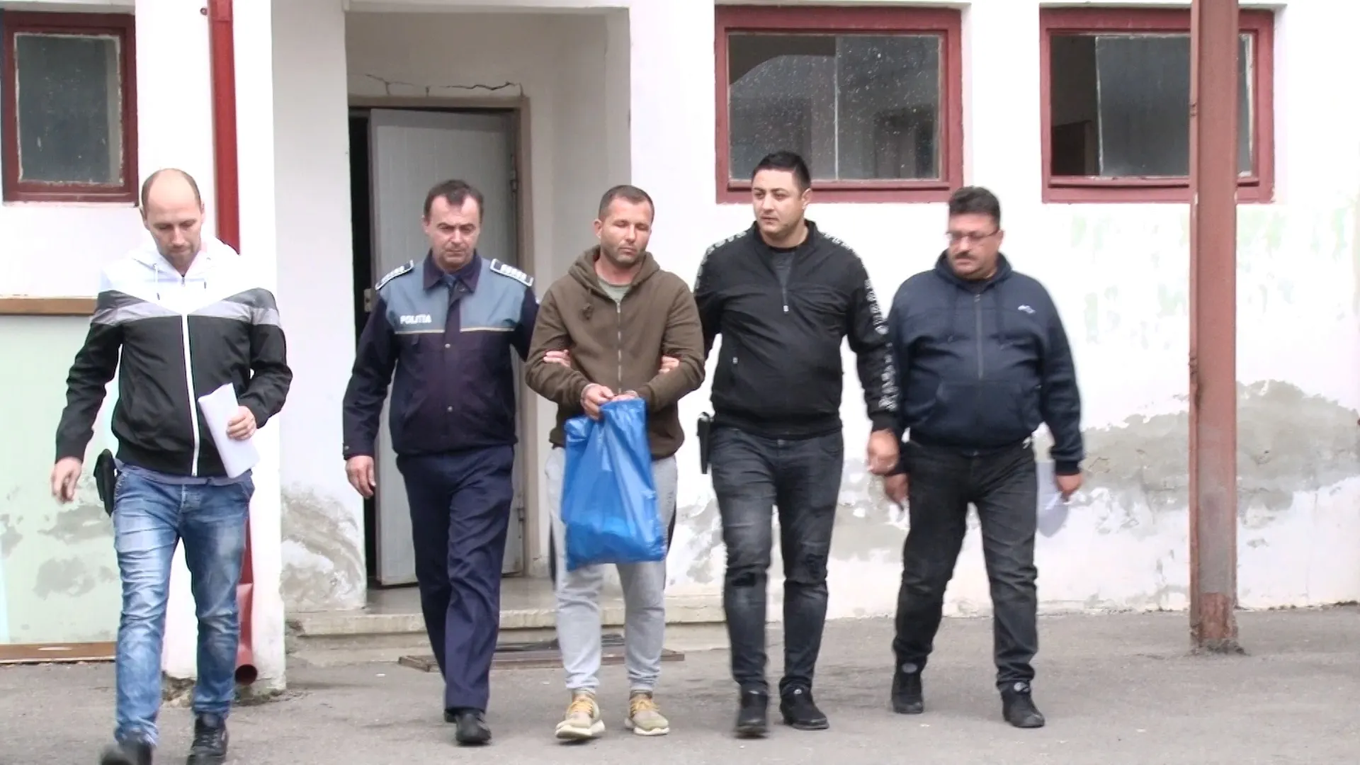 Ce a declarat bărbatul suspectat că a abuzat sexual de o minoră de 14 ani, în Dâmbovița