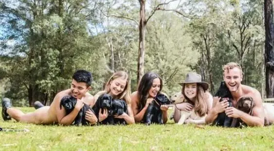 Pictorial nud cu studenți. Imaginile vor apărea în calendar