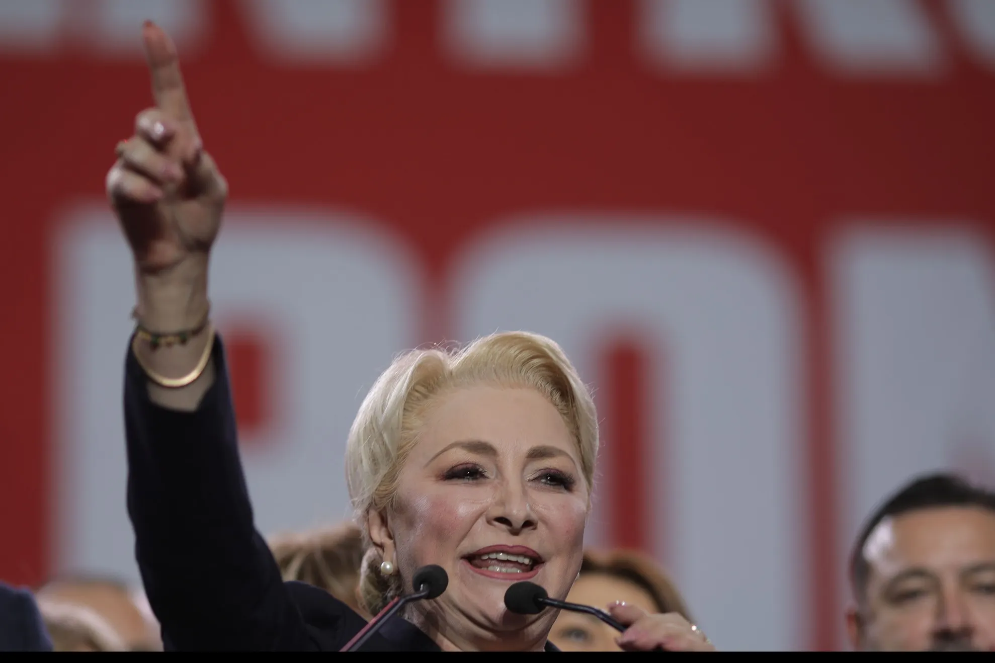Dăncilă, gata de război: „Iohannis, Tăriceanu, Ponta, bărbați tari doar la votul trădătorilor!”