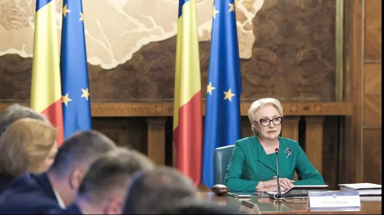 Dăncilă ia peste picior Opoziția după votul pus sâmbăta: "Guvernarea se exercită 24/7"