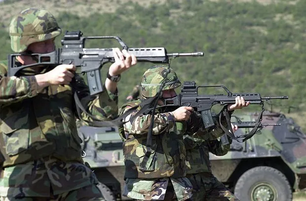 Germania a interzis vânzările de arme către Turcia