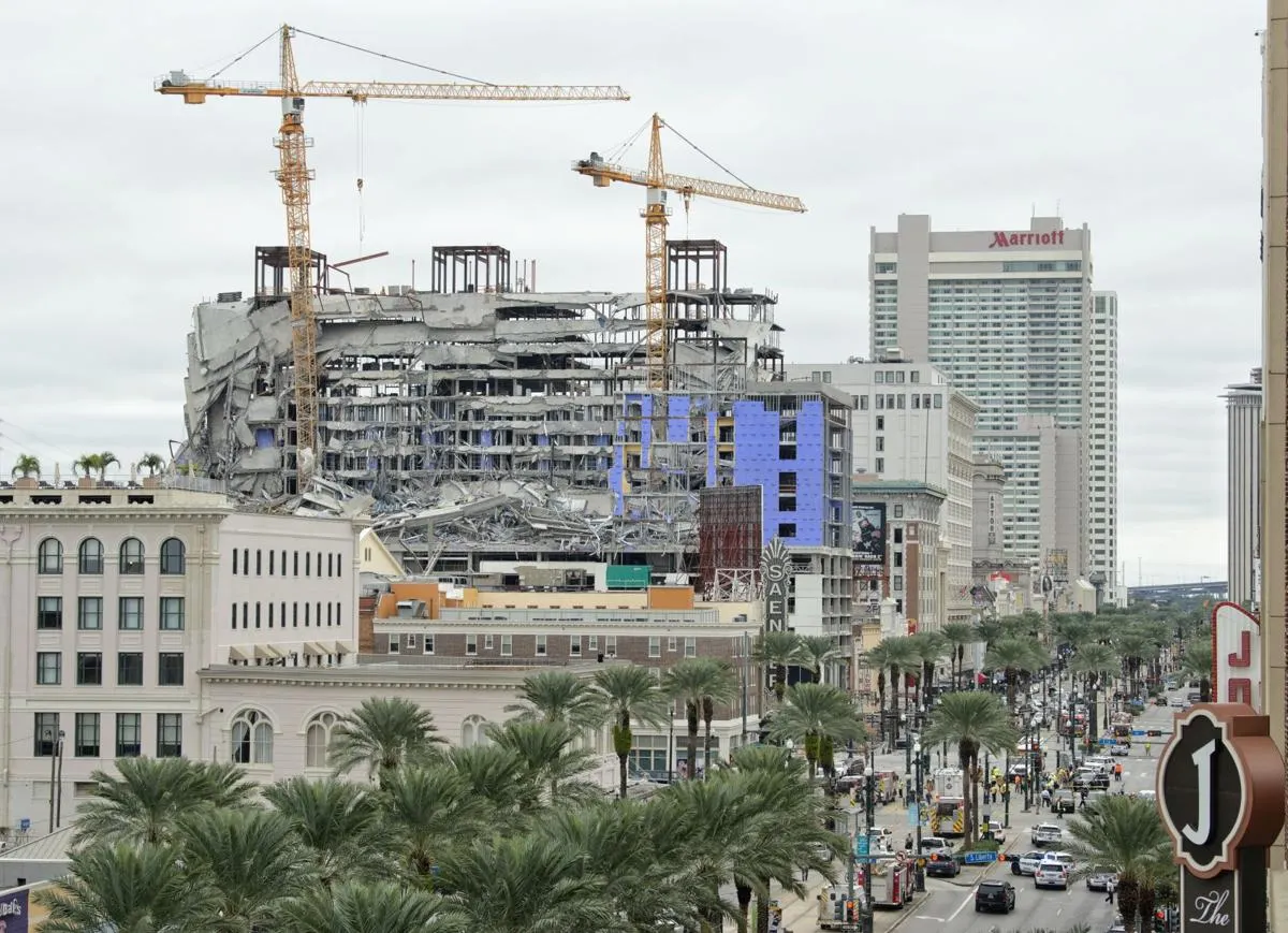 VIDEO Un hotel în construcţie s-a prăbuşit la New Orelans. O persoană a murit, trei sunt dispărute