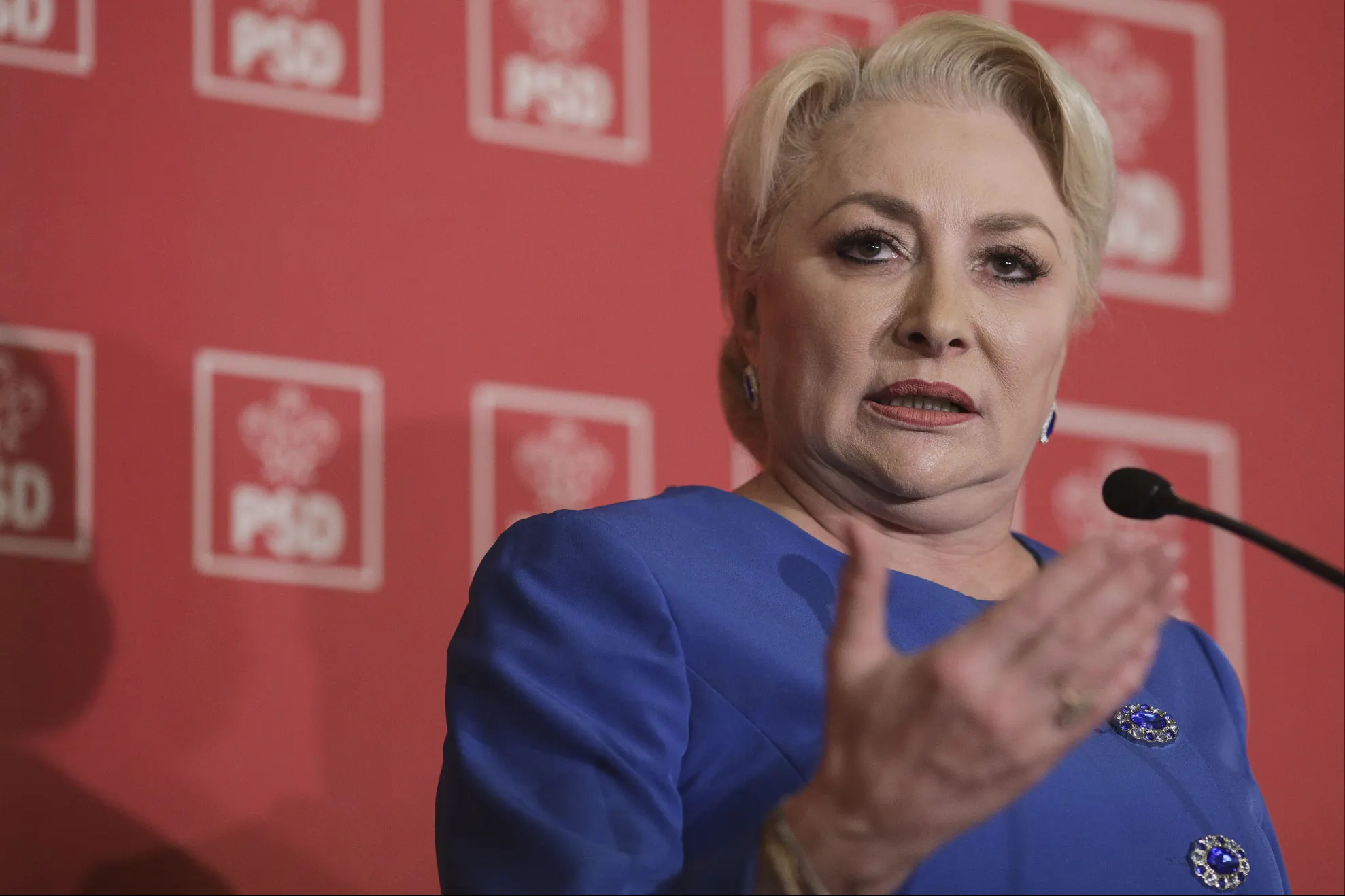 Dăncilă iese la atac: Cine votează moțiunea e TRĂDĂTOR! 