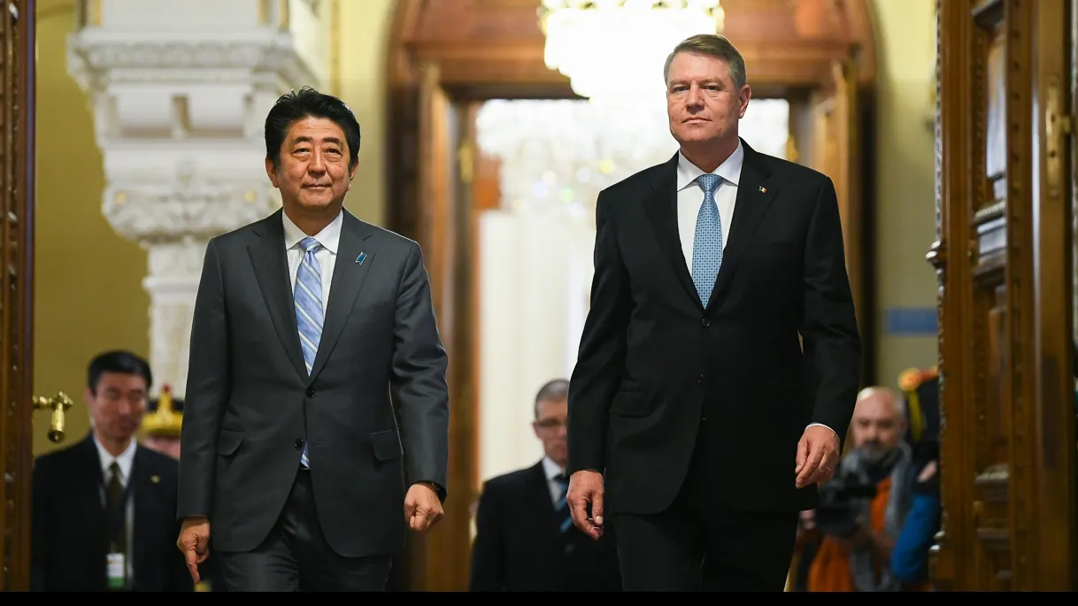 Klaus Iohannis, vizită în Japonia. Ce a discutat cu premierul Shinzo Abe