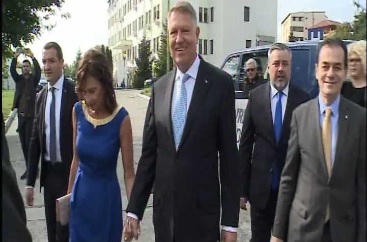 Test de frig trecut cu brio! Carmen Iohannis, în mânecă scurtă la 10 grade