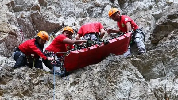 Tragedie la maratonul Piatra Craiului. Doi alergători au căzut în prăpastie, amândoi AU MURIT