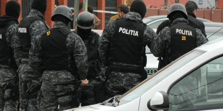 Percheziții în Dâmbovița