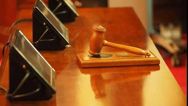S-a împușcat în sala de judecată, imediat după ce a pronunțat sentința