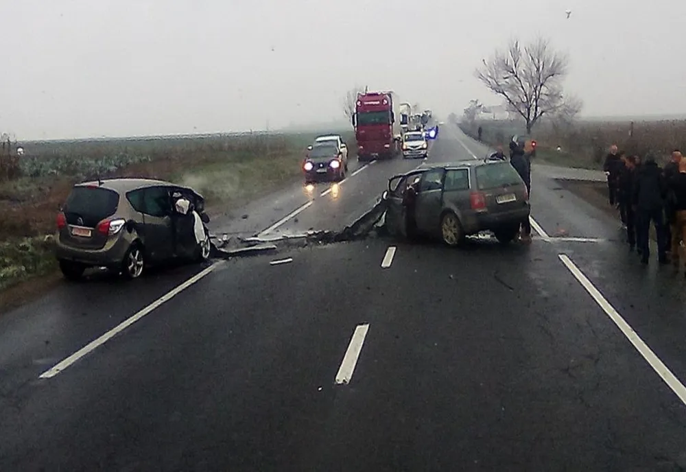 Val de accidente grave după schimbarea vremii. Doi oameni au murit pe loc pe E85