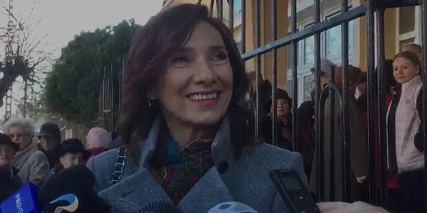 Carmen Iohannis nu a votat alături de soțul ei. Ce reacție a avut Prima Doamnă
