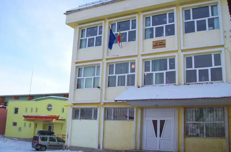 Acuzații grave. Elev de clasa a 6-a, bătut cu sălbăticie de profesorul de geografie