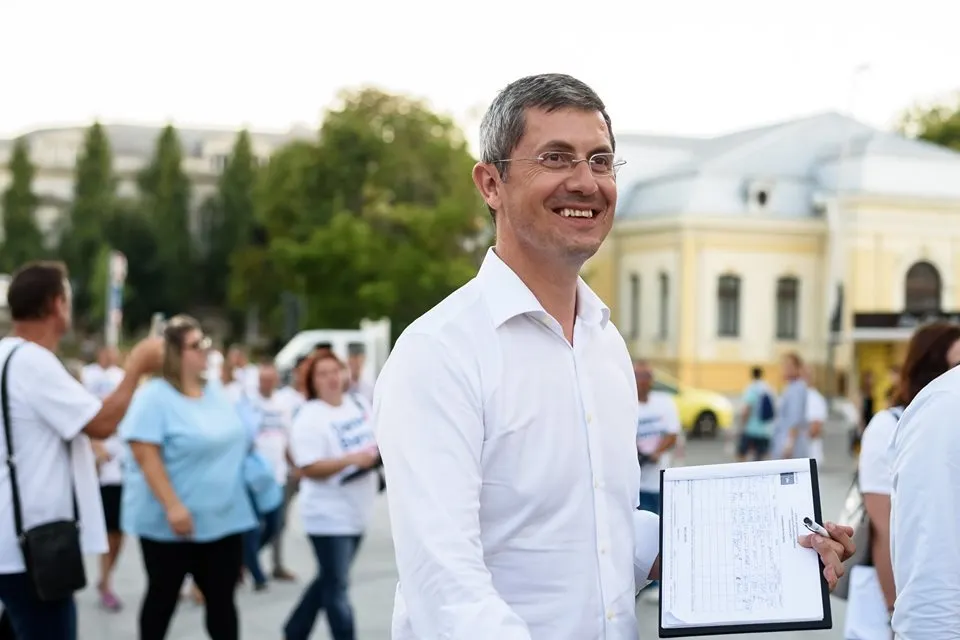 Barna: "Îl felicit pe Klaus Iohannis. Aştept alegerile anticipate!"