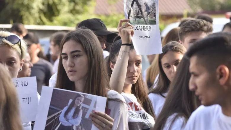 DIICOT îi răspunde avocatul familiei Melencu: "În dosar sunt 13 volume, șase fiind la instanță"