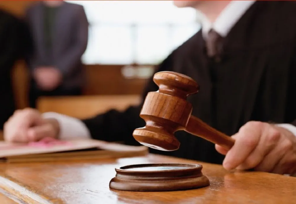 Decizie justiție
