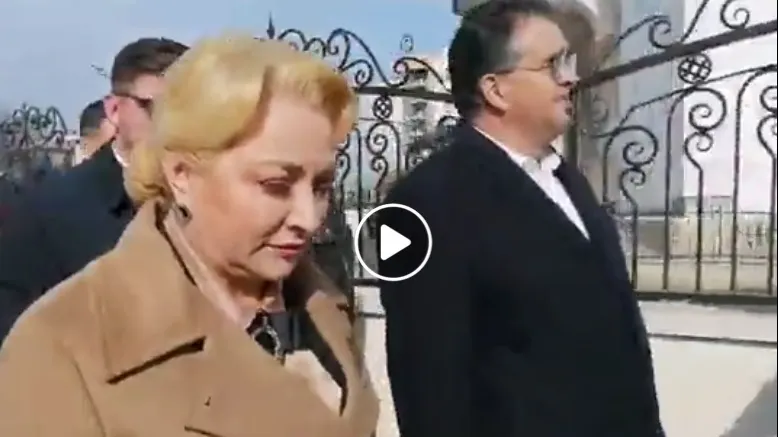 Dăncilă a aprins o lumânare pentru Iohannis, la Focșani: "Să îi dea Dumnezeu..."