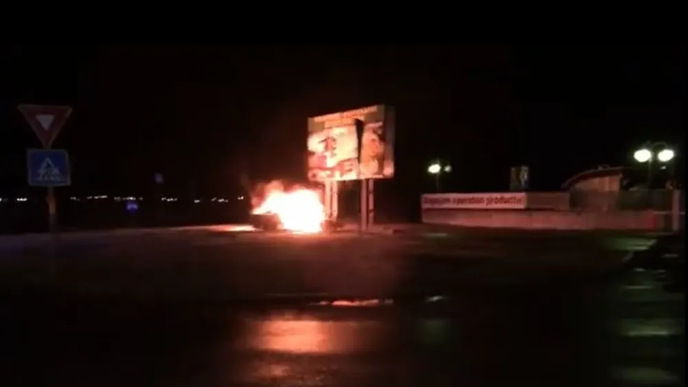 Accident horror! A pierdut controlul volanului, iar mașina a ars ca o torță
