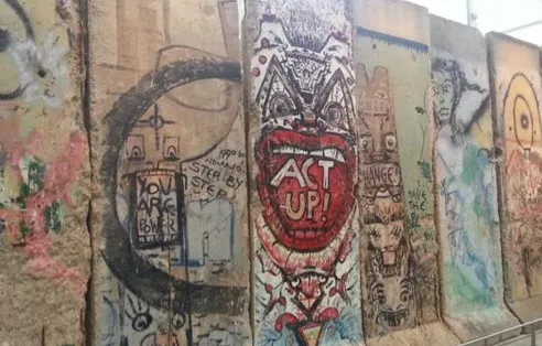 30 de ani de la căderea Zidului Berlinului