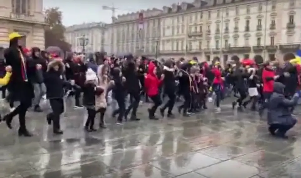 Hora românească la Torino, de Ziua Națională 2019