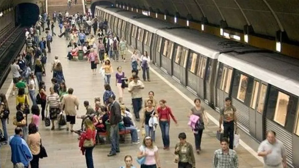 Programul METROREX în timpul sărbătorilor de iarnă. Cum circulă metroul de Crăciun și de Anul Nou