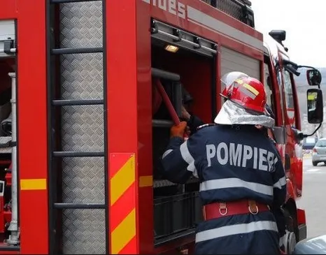 Impact nimicitor, în jud. Giurgiu: două mașini s-au făcut scrum