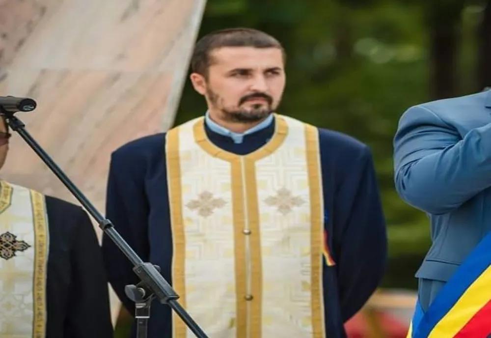 A dezbrăcat sutana și acum este politician. Povestea unui preot din Dâmbovița