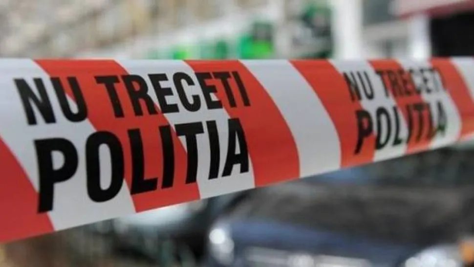 O fetiță de 3 ani din Craiova a căzut de la etajul 3 al unui bloc