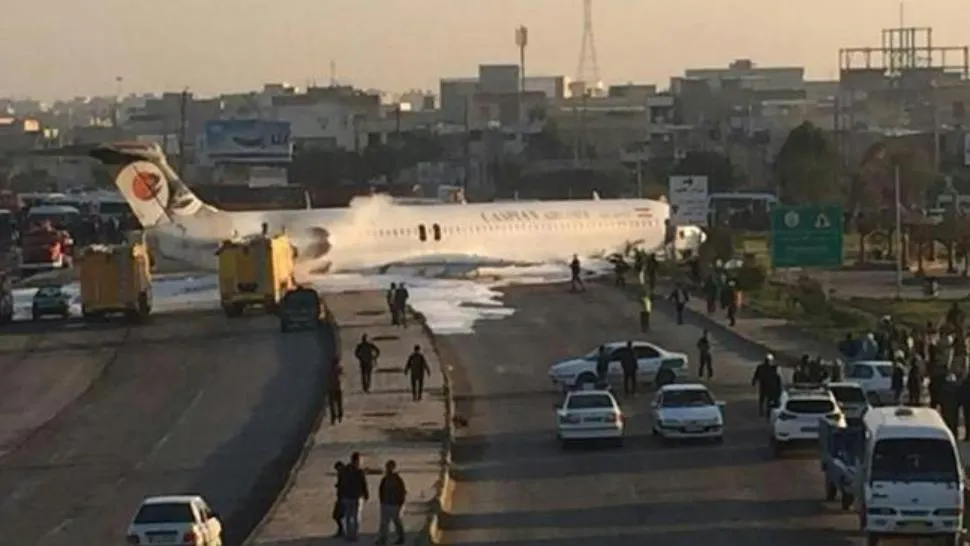 La un pas de tragedie! Un avion cu peste 100 de pasageri a ratat pista