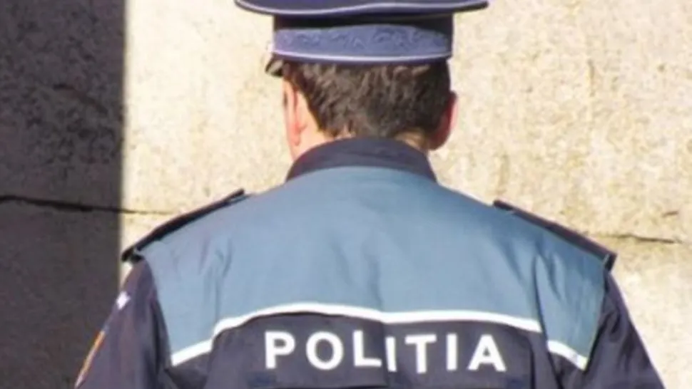 Politist acuzat de furt