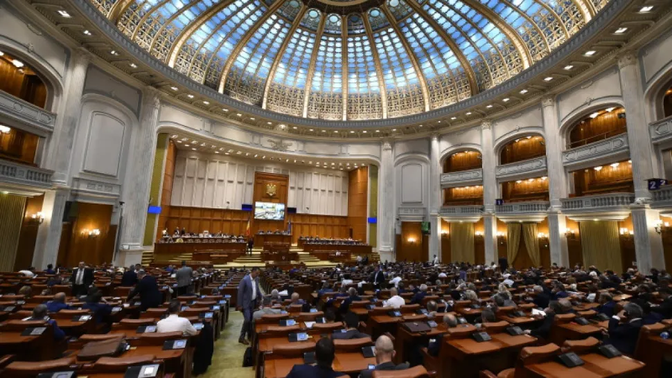 Senatorii juriști, lovitură pentru Orban! Ordonanța pentru anticipate a fost RESPINSĂ