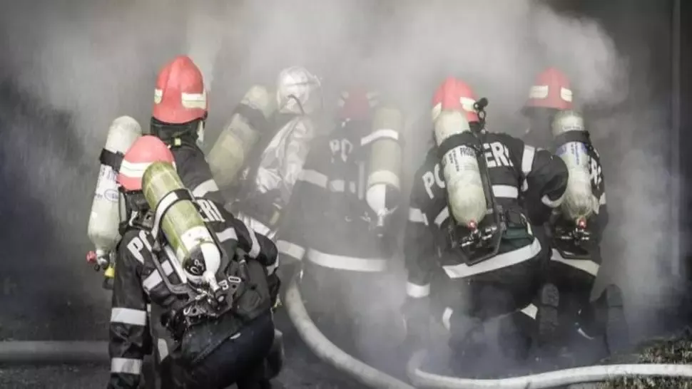 VIDEO Explozie într-un bloc din Slatina: Se pot întoarce locatarii evacuați