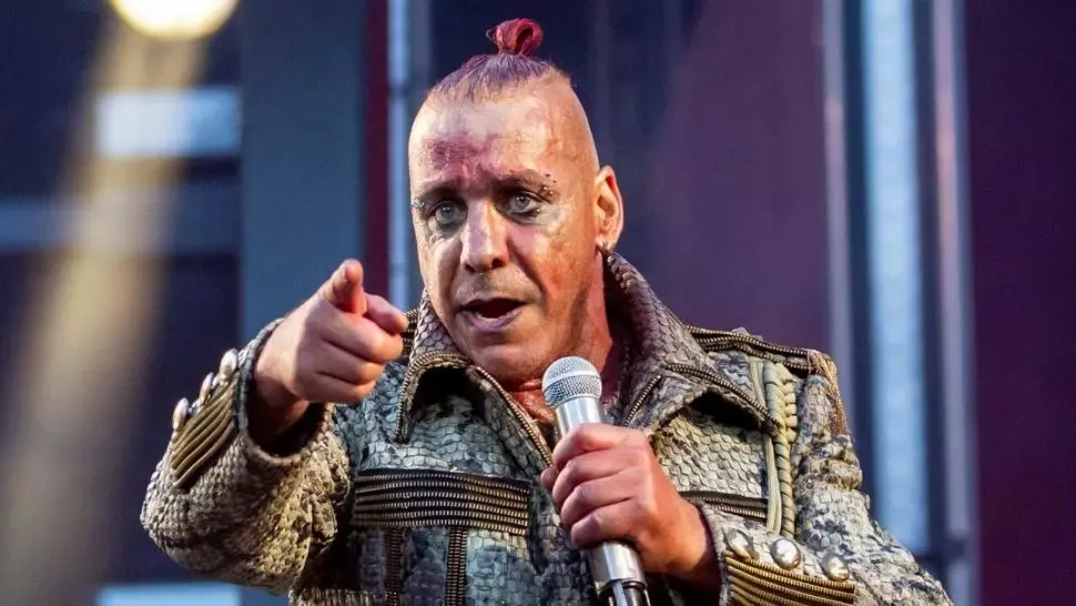 Solistul Rammstein, infectat cu COVID-19