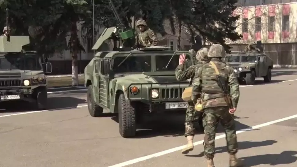 CARANTINĂ TOTALĂ în România. Armata a ieșit din nou în stradă! Toate mașinile sunt oprite și verificate