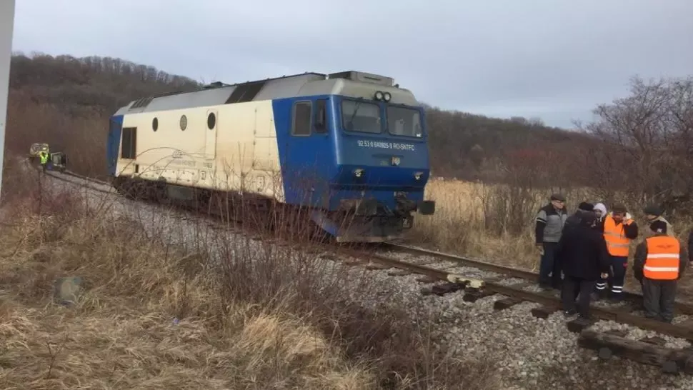 Adolescenta ranita grav in urma unui accident de tren la Galati