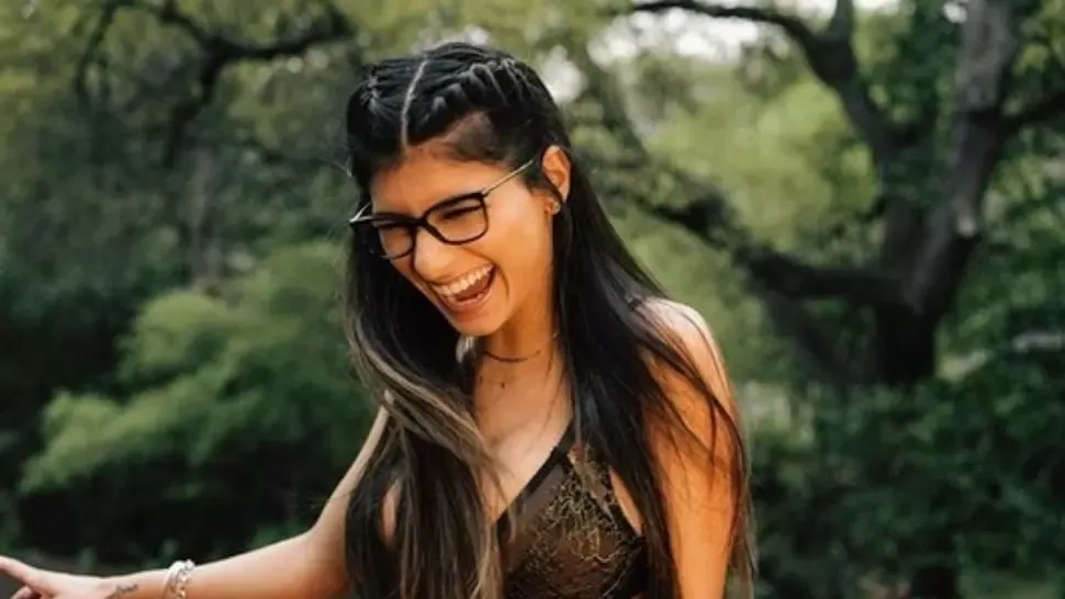 Cum arăta Mia Khalifa în adolescenţă, înainte de a deveni vedetă XXX. Fotografia care a şocat!