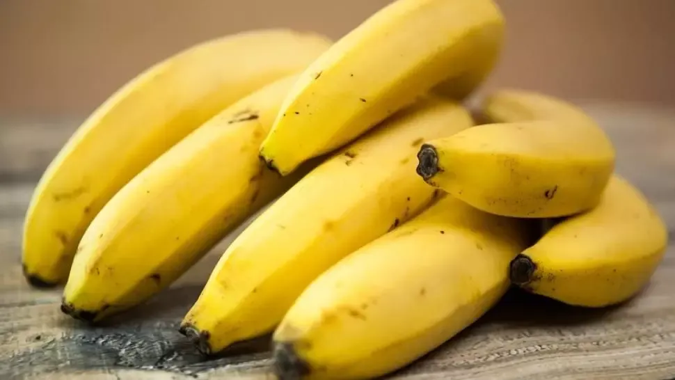 Dacă suferi de această boală, nu ai voie să consumi banane sub nicio formă!
